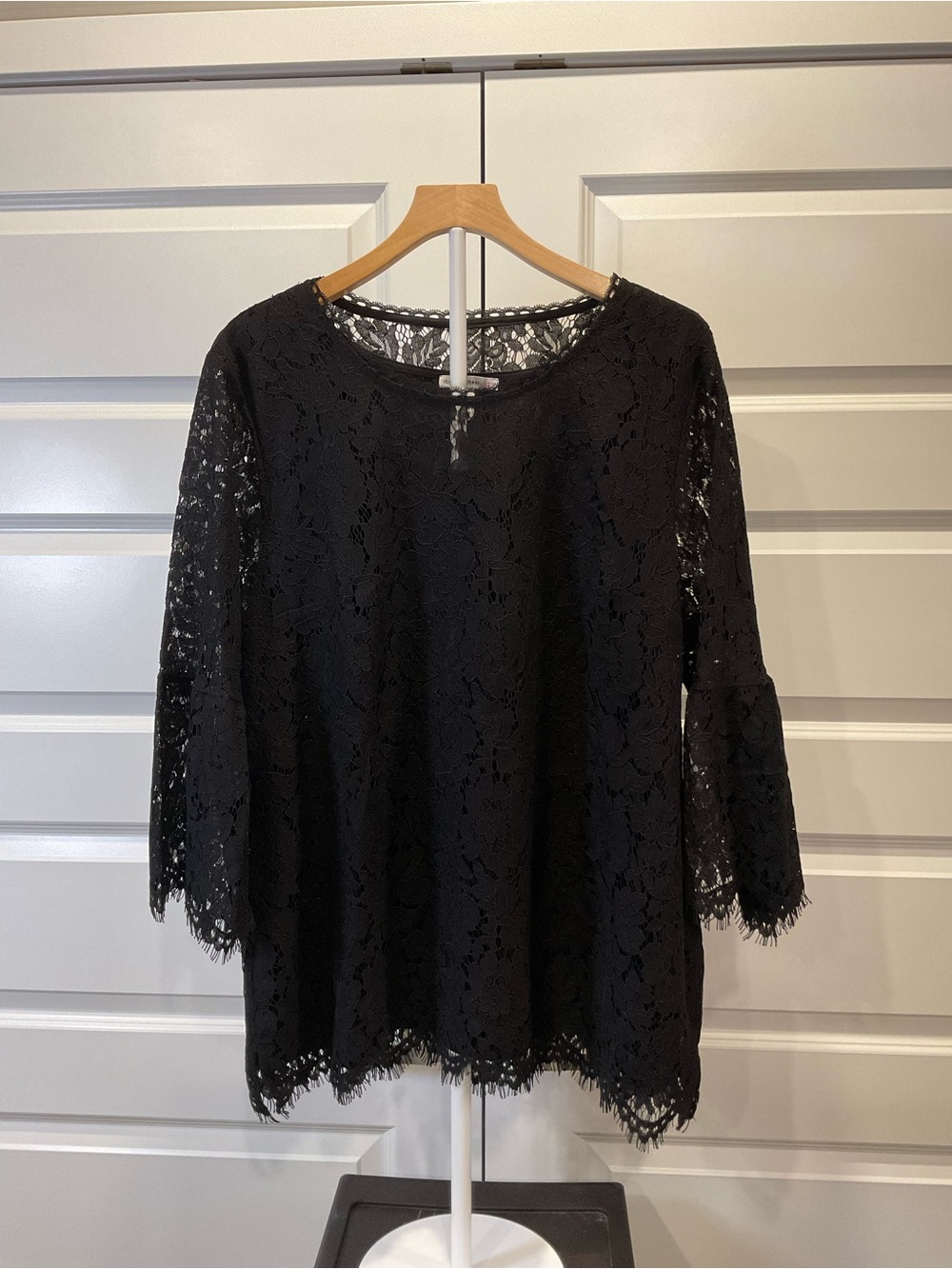 Isaac Mizrahi Black Floral Lace Bell-Sleeve Dress